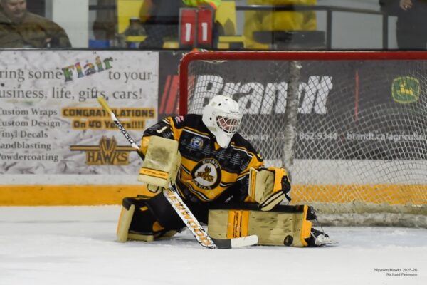 Roberts leads Hawks to win over Klippers