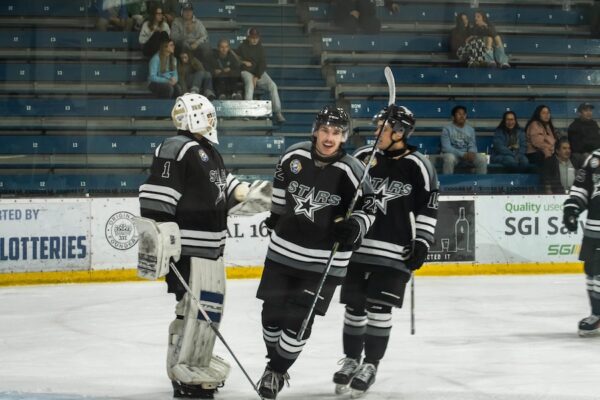 FRIDAY RECAP: Klippenstein, North Stars continue to shine