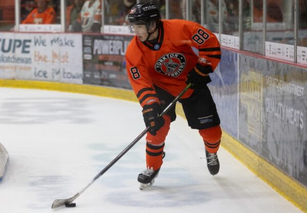 Terriers hold off Red Wings rally in wild Bunge clash