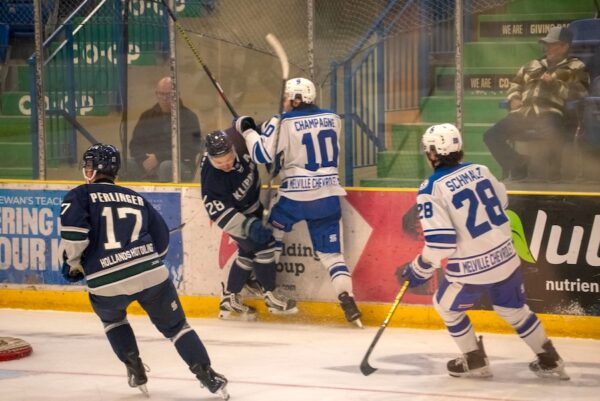 SUNDAY RECAP: Mils rally past Klippers in Sunday matinee