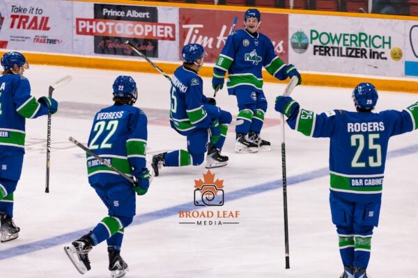 Rogers’ winner lifts Mustangs past Bombers